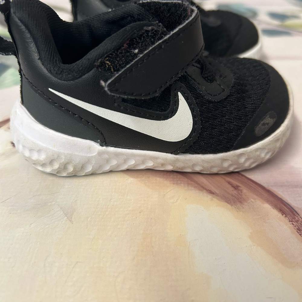 Nike Kids Black and White Sneakers
